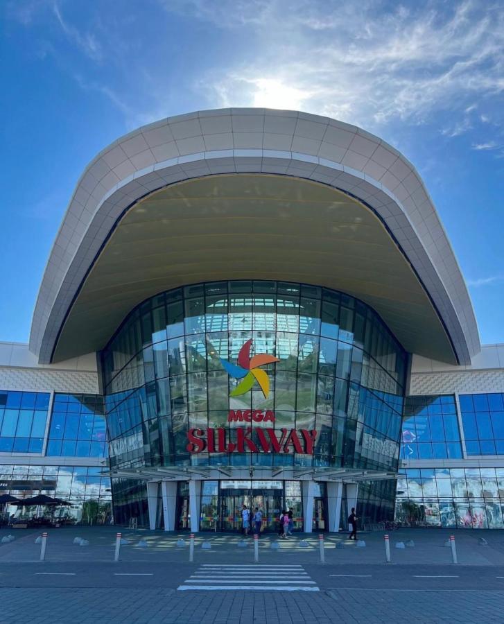 アスターナУютная Квартира На Expo-Smart Замокアパートメント エクステリア 写真